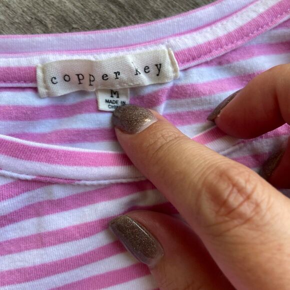 Copper Key Girls Top Size Medium Pink White Striped Knit Knot Tee Short Sleeve - Picture 3 of 6